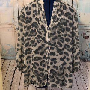 Banana Republic Gray Animal Print Blouse Size XL